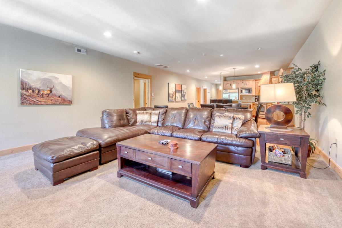 Popular attractions Area Nearby Property
